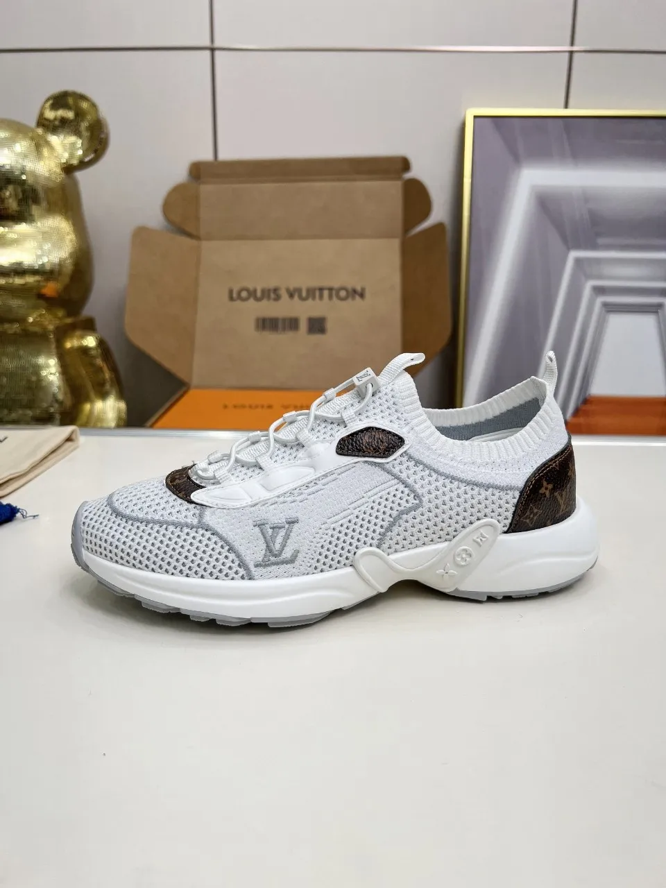 Men's Men's Shoes💰540 Men's and Women's LV Olym Men's Shoes💰ia sneakers are knitted technical fabric body with Monogram canvas trim, elastic laces and pull tabs for easy on and off, and light outsoles embellished with Monogram flowers for a comfortable and elastic wearing experience. Knitted technical fabric shoelaces, Louis Vuitton elements 35-45 (34*45*46* custom-made, non-refundable and non-exchangeable)
